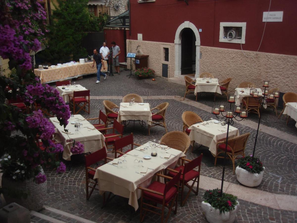 Locanda Agli Angeli Гардоне Ривера Екстериор снимка