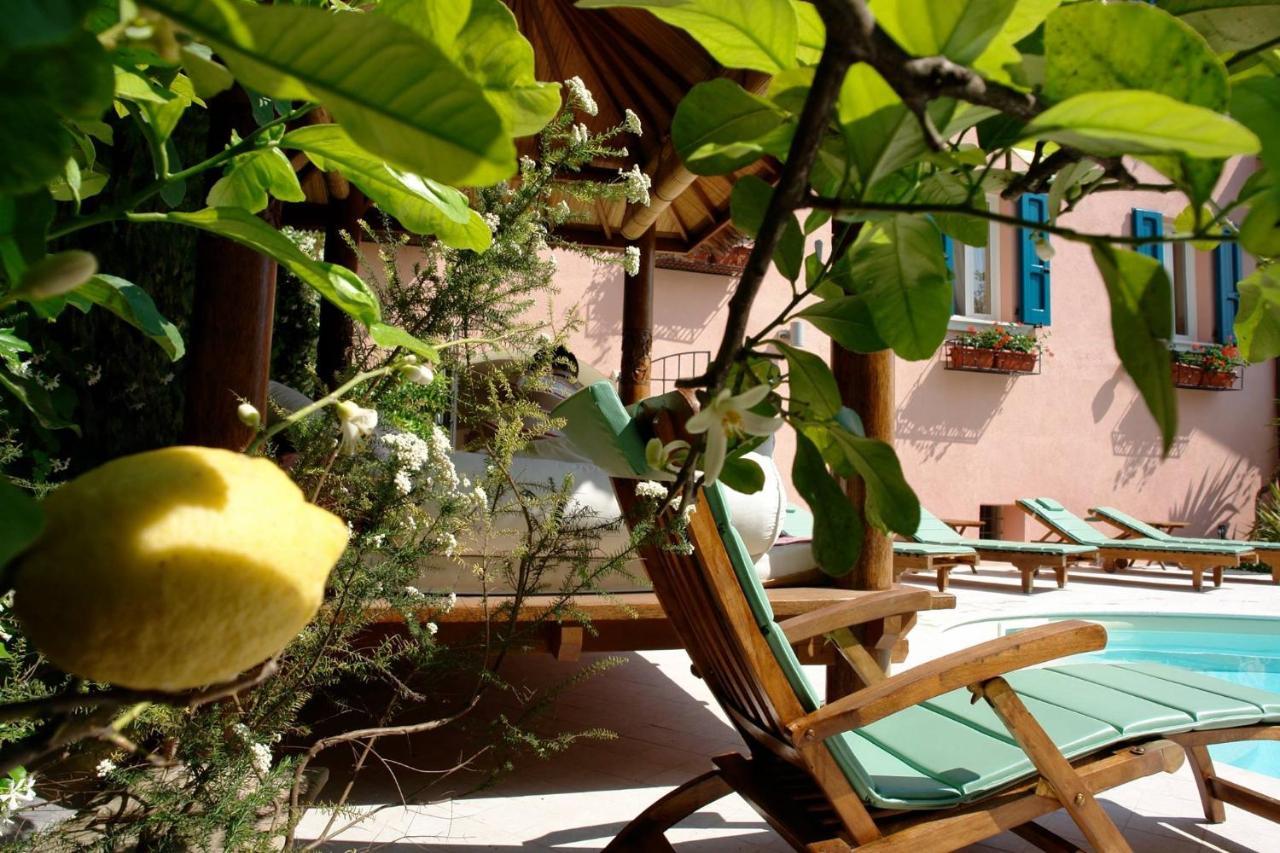 Locanda Agli Angeli Гардоне Ривера Екстериор снимка