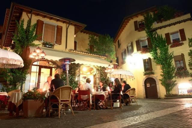 Locanda Agli Angeli Гардоне Ривера Екстериор снимка