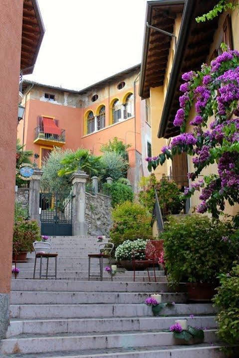Locanda Agli Angeli Гардоне Ривера Екстериор снимка